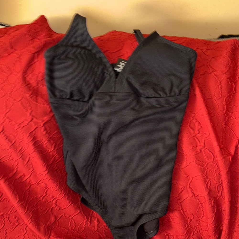 Catalina Swimsuit M ⭐️